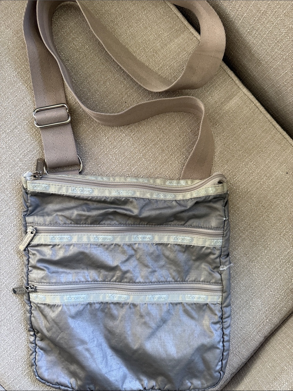 LeSportsac Quinn Metallic Silver Grey Nylon Crossbody Bag - 10" x 11"